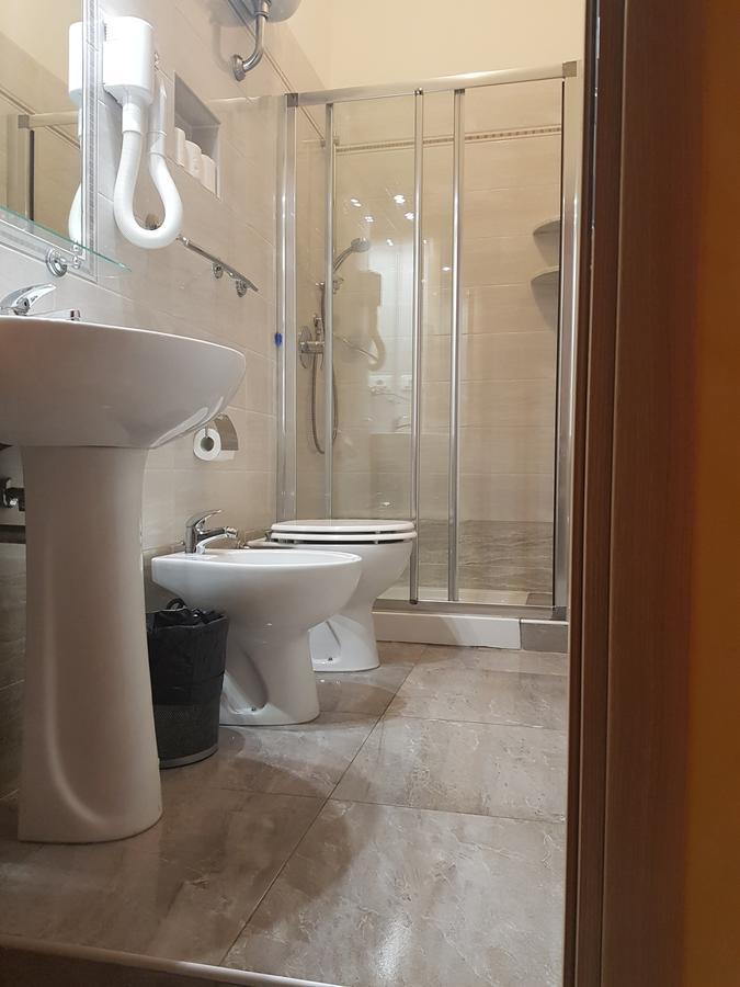 Domus Rudy Hotel Rome Exterior photo